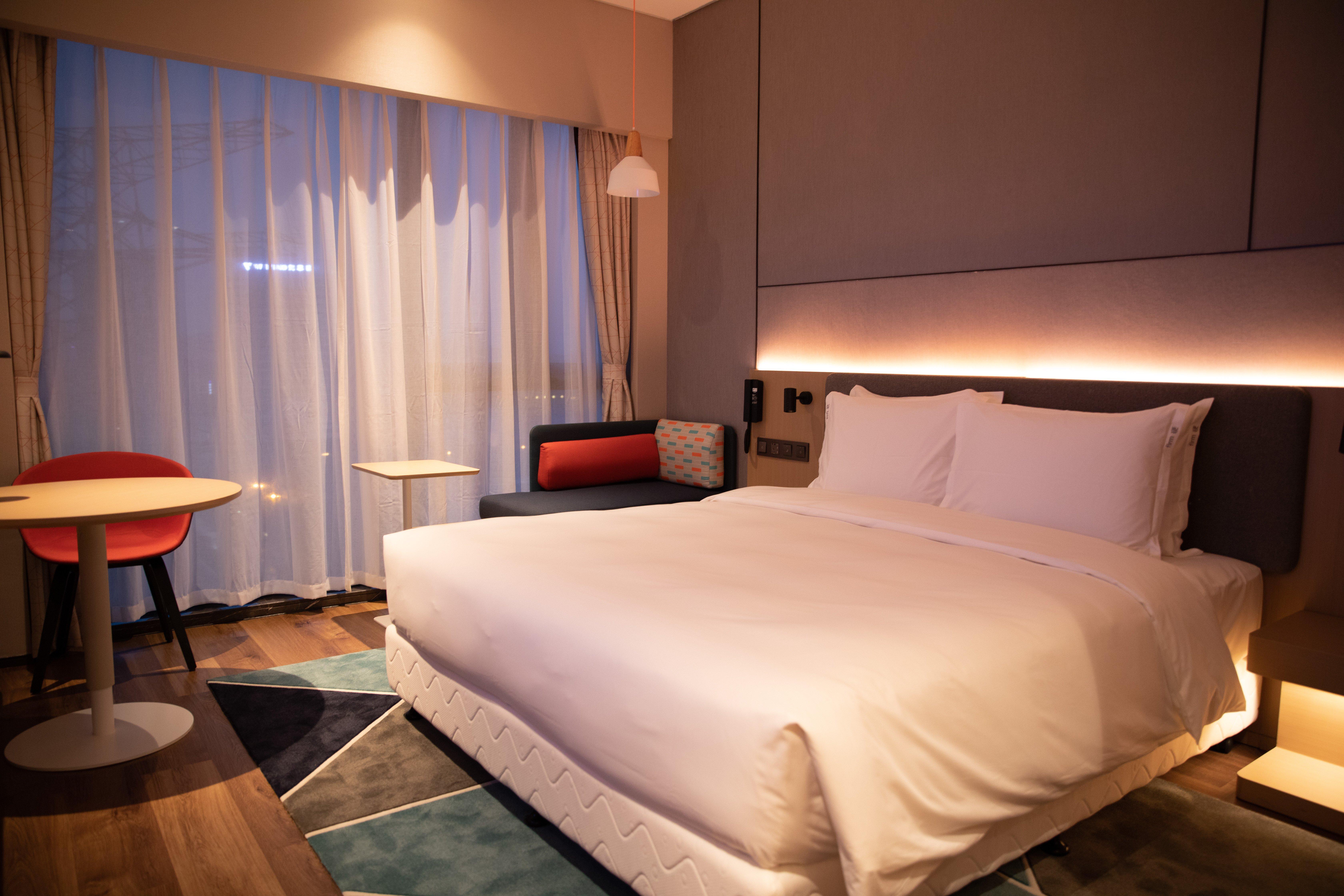 Holiday Inn Express Shenzhen Longhua By Ihg Экстерьер фото